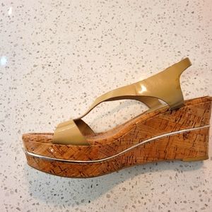 Donald Pliner summer Classic cork & gold trim wedge 8